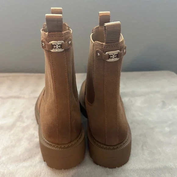 Sam Edelman's Laguna Chelsea Boot Almond Taupe - Picture 5 of 7